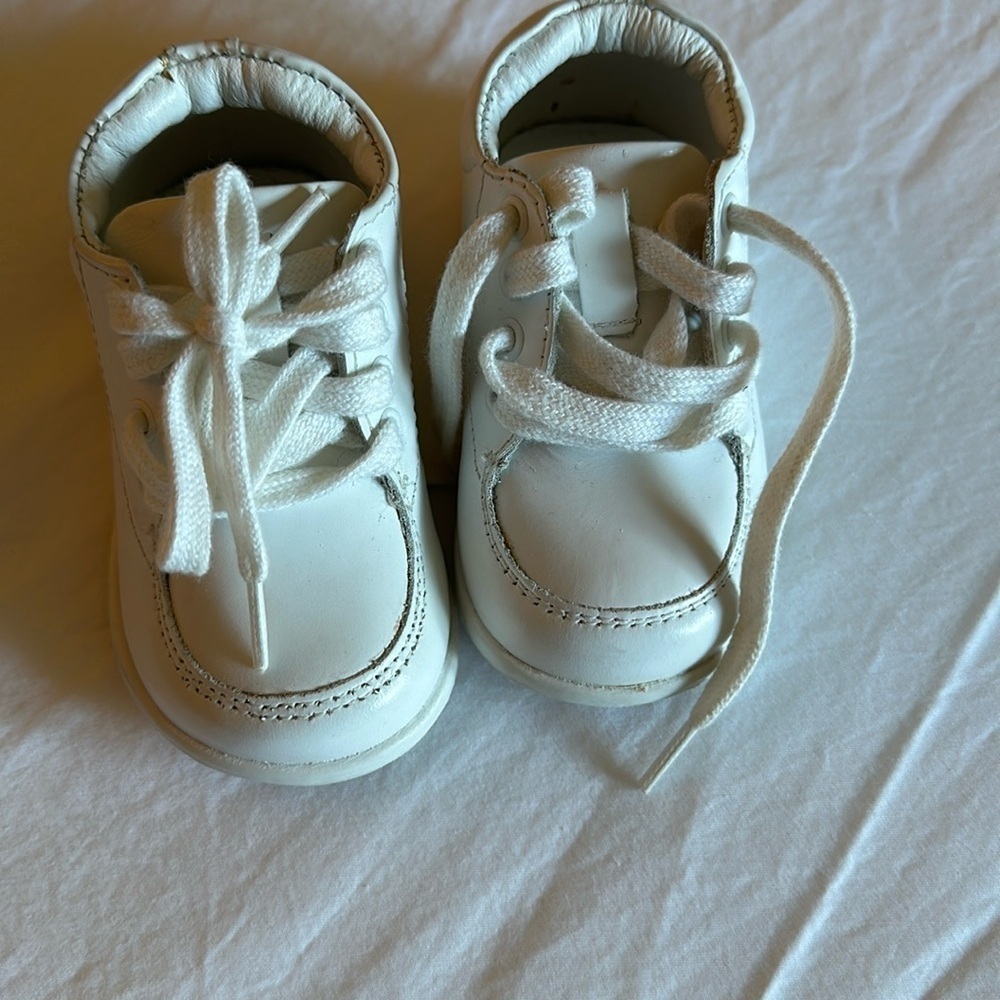 Smart Steps leather baby shoes size 3 like new